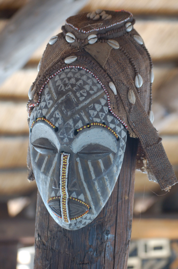 Tikoloshe Afrika Galerie — Wurzelschnitzereien und Kunsthandwerk in Omaruru