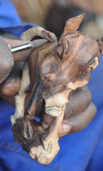 Tikoloshe Afrika Galerie — Wurzelschnitzereien und Kunsthandwerk in Omaruru